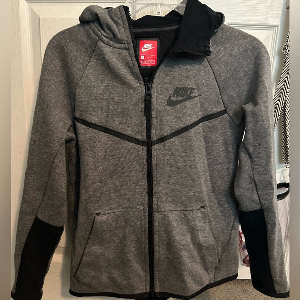 Nike Boys’ Tech Fleece Full Zip Windrunner